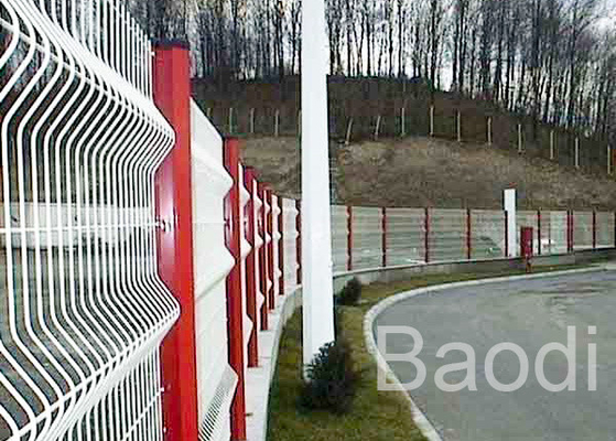 El blanco soldó con autógena la seguridad confiable de la cerca de la malla de alambre para la protección los 2.4m X 3M de la máquina