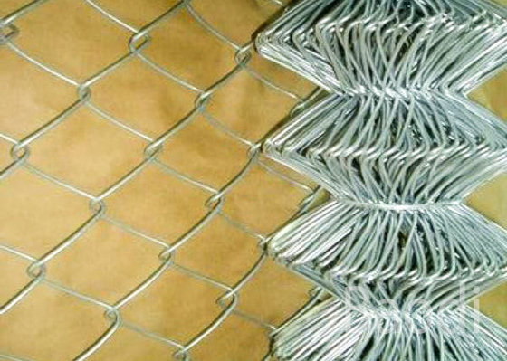 Cerca suave de la malla de la alambrada del alambre de acero para la protección de la máquina 1,5 - 4 milímetros