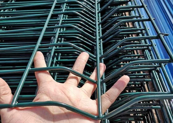 El Pvc de Mesh Security Fencing Welded Iron del alambre de 8 pies cubrió rejilla cuadrada