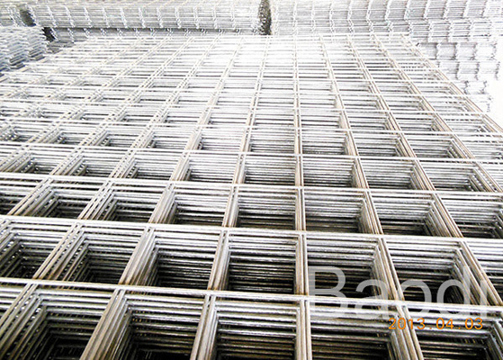 Los paneles de malla de alambre galvanizados sumergidos calientes soldaron con autógena la estructura para construir/que cultivaba un huerto