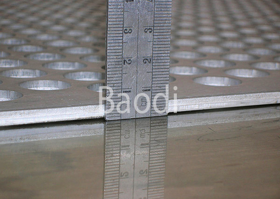 Hoja de acero inoxidable con los agujeros, los paneles de aluminio perforados de la industria farmacéutica