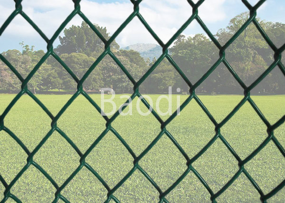 Tela revestida del PVC de la alambrada del estadio de la cerca verde de la malla con la superficie plana