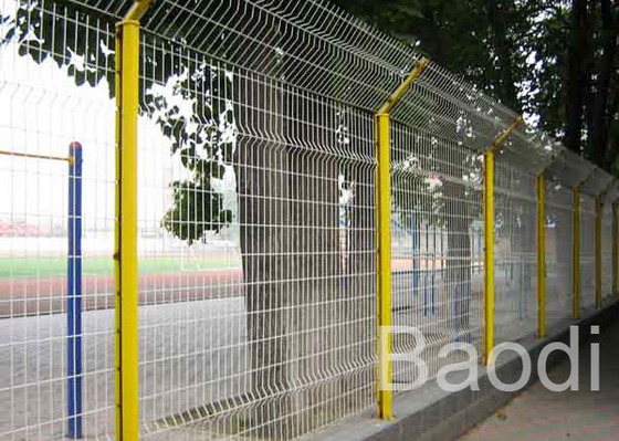 Estructura simple soldada con autógena cubierta PVC euro de la cerca de alambre del guardia de forma de V para la nueva granja del modelo