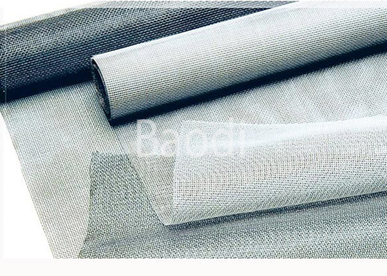 Malla de la pantalla de la mosca de la ventana del PVC con longitud de rollo de M del alambre/30 - 50 de la fibra de vidrio
