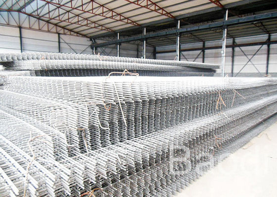 Hormigón de la barra soldado con autógena reforzando la abertura resistente de la malla de la grieta 150m m de los paneles de malla de alambre