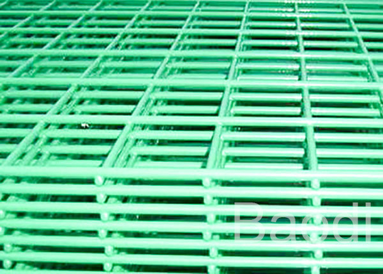 Malla soldada con autógena del alambre del hierro del carbono en galvanizó/PVC de los paneles cubierto