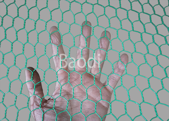 Red plástica de la malla de alambre del pollo de las aves de corral con la malla hexagonal, PVC verde cubierto