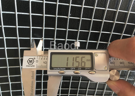 Material galvanizado 17 indicadores 36&quot; del alambre de acero del paño del hardware rollo de par en par
