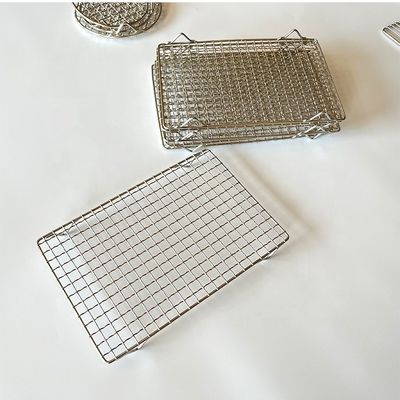 Red de parrilla de barbacoa de carbón no adhesivo y de acero inoxidable duradero para parrillar sin esfuerzo 2cm / 5cm Piernas/ pies