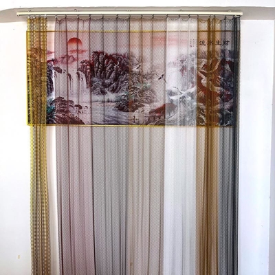 Servicio de corte de malla de alambre de aluminio para un color dorado duradero y elegante en espacios comerciales