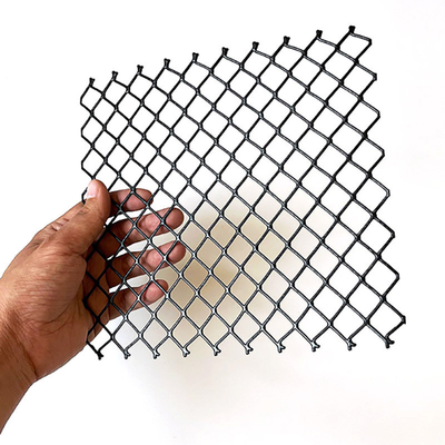 Rejillas de malla metálica ampliada de aluminio pintado negro de pies cuadrados para superficies limpias o pintadas en espacios funcionales