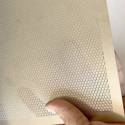 Decoración de fachadas metálicas espesor 0,5 3,5 mm Max. 1,5 m ancho patrones de paneles perforados personalizables