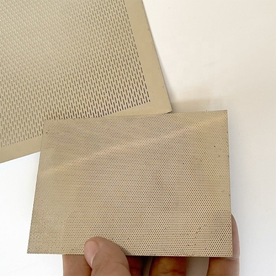 Decoración de fachadas metálicas espesor 0,5 3,5 mm Max. 1,5 m ancho patrones de paneles perforados personalizables