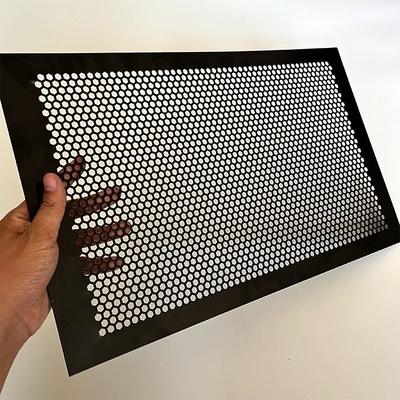 Panel de fachada de metal perforado decorativo personalizable con patrones perforados en acero inoxidable de la serie 300