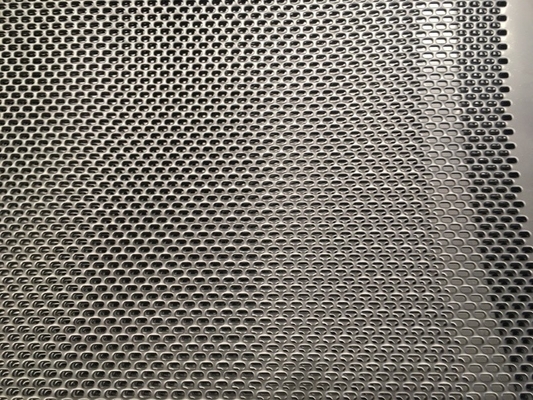 Técnica de perforación exterior de perforación redonda Hoyo de hoja de metal perfecta para la pantalla de construcción