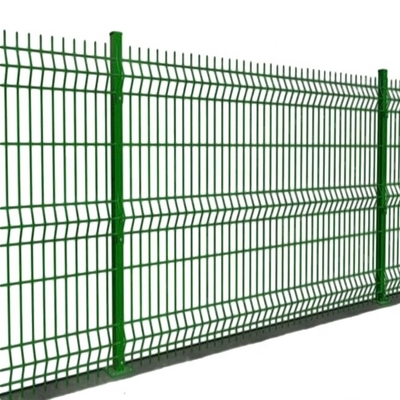 Recinto de malla triangular curva 3D contemporáneo elegante y resistente para paisajes urbanos