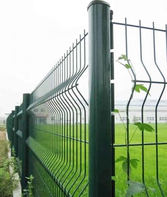 Recinto de malla triangular curva 3D contemporáneo elegante y resistente para paisajes urbanos