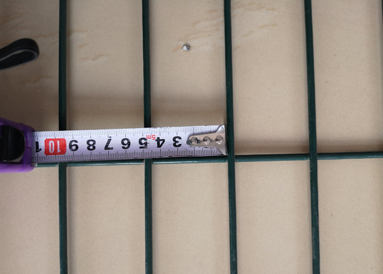 55x100m m pulverizan el alambre galvanizado de rociadura Mesh Fence Iron For Garden