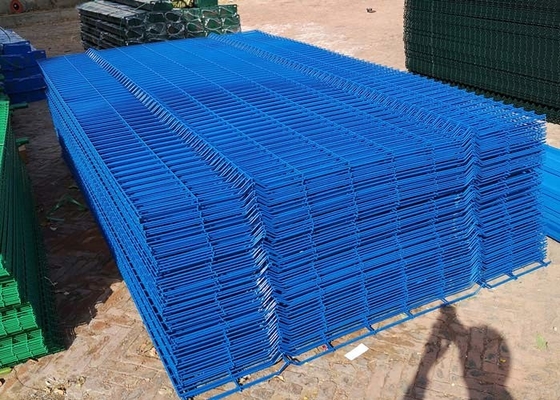 Poste cuadrado azul del cuadrado de Mesh Fence Pvc Coated With del alambre del color 50x200m m