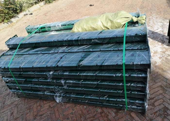 Polvo negro que rocía el alambre soldado con autógena 3m m Mesh Fence Iron Netting